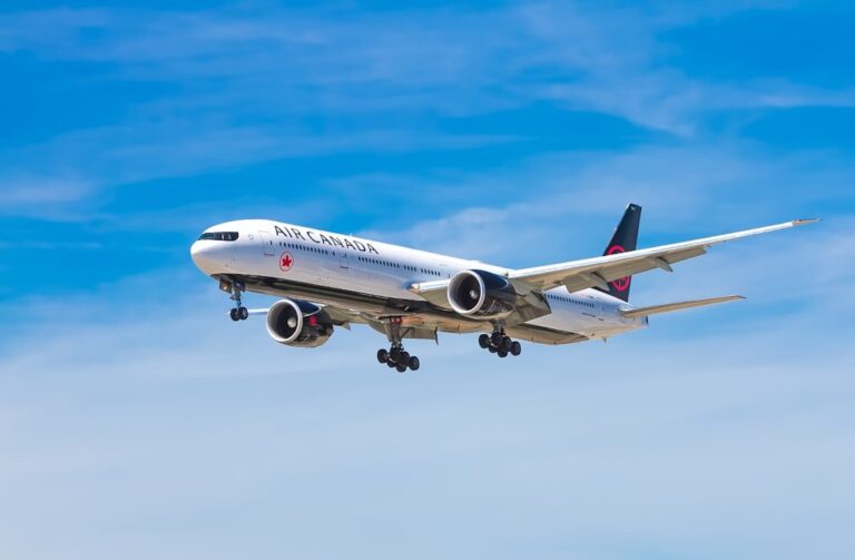 Aviation hull insurance — illustrative image for Aviation Hull Insurance and the Montreal Convention 1999