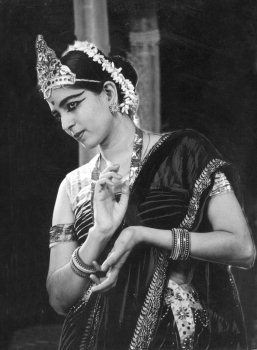 रुक्मिणी देवी अरुंडेल — बीसवीं सदी में भरतनाट्यम को दोबारा खड़ा करने वाली