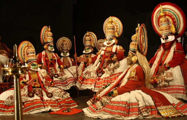 Kathakali performance — Pacha vesham of a heroic character